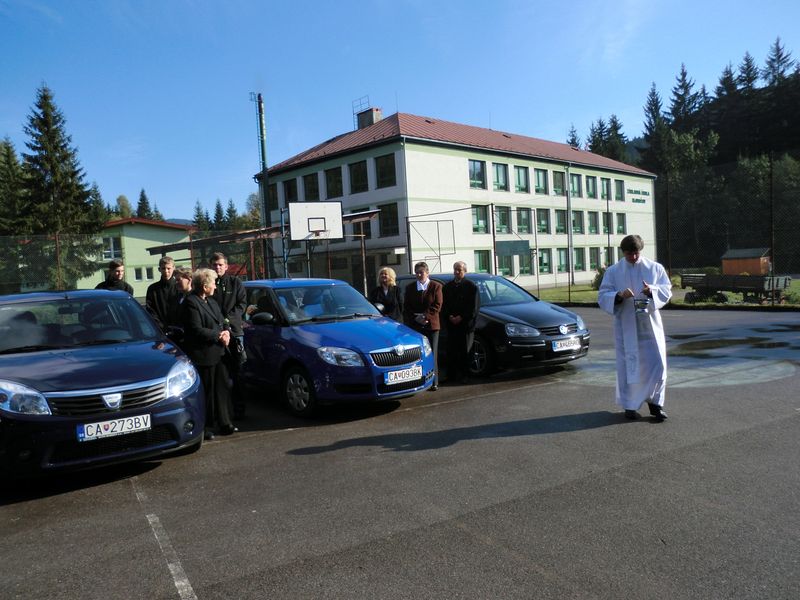 vysvätenie automobilov