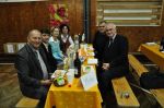z prava starosta obce Ľ. Stríž, p. farár vdp. Peter Jankech, Bc. Ingrid Časnochová/riaditeľka MŠ/, Ing, Jarmila Krišťáková /riaditeľka ZŠ/, z ľava MUDr. Miroslav Mikolášik /europoslanec/ a Mgr. Ladislav Dorociak /riaditeľ CVČ Klokočov/