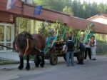 príprava folklórnej skupiny na odchod