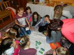 pri mape pomáhali aj pani učiteľky