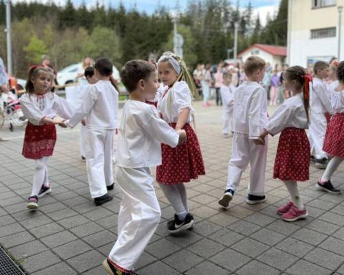 Stavanie mája v Klokočove